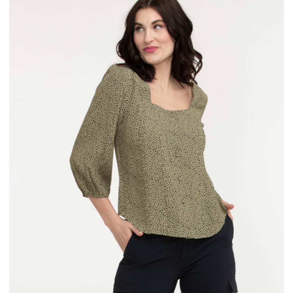 🌸 3 for $25 Cleo Square Neck Button Front Blouse